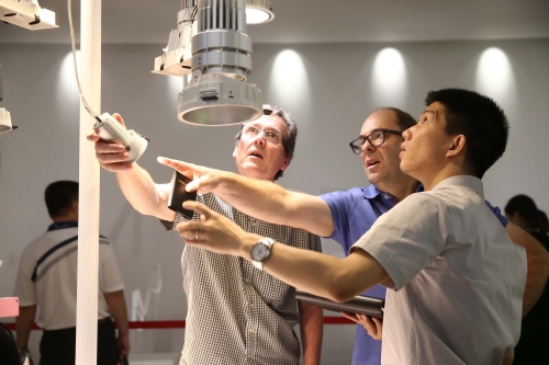 Guangzhou International Lighting Exhibition 2016 gathered a record 140,000+ global visitors